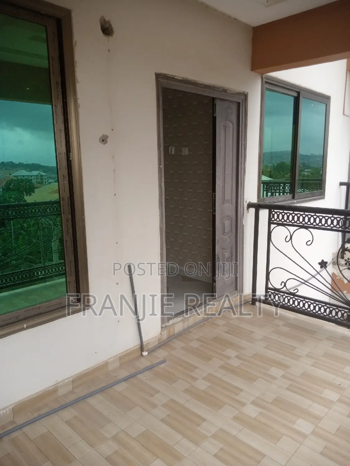 2bdrm Apartment in West Hills Mall Area for rent