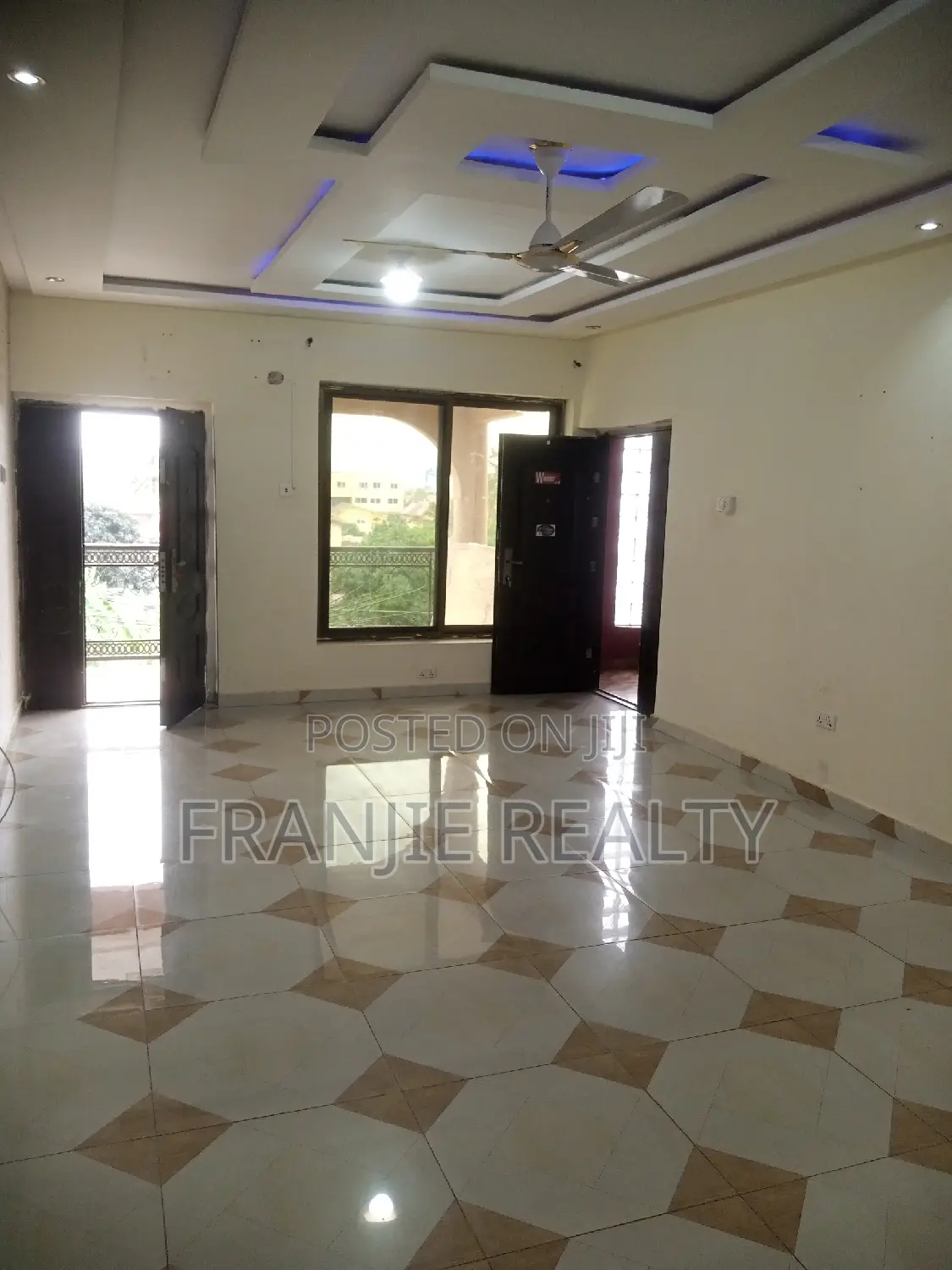 2bdrm Apartment in West Hills Mall Area for rent