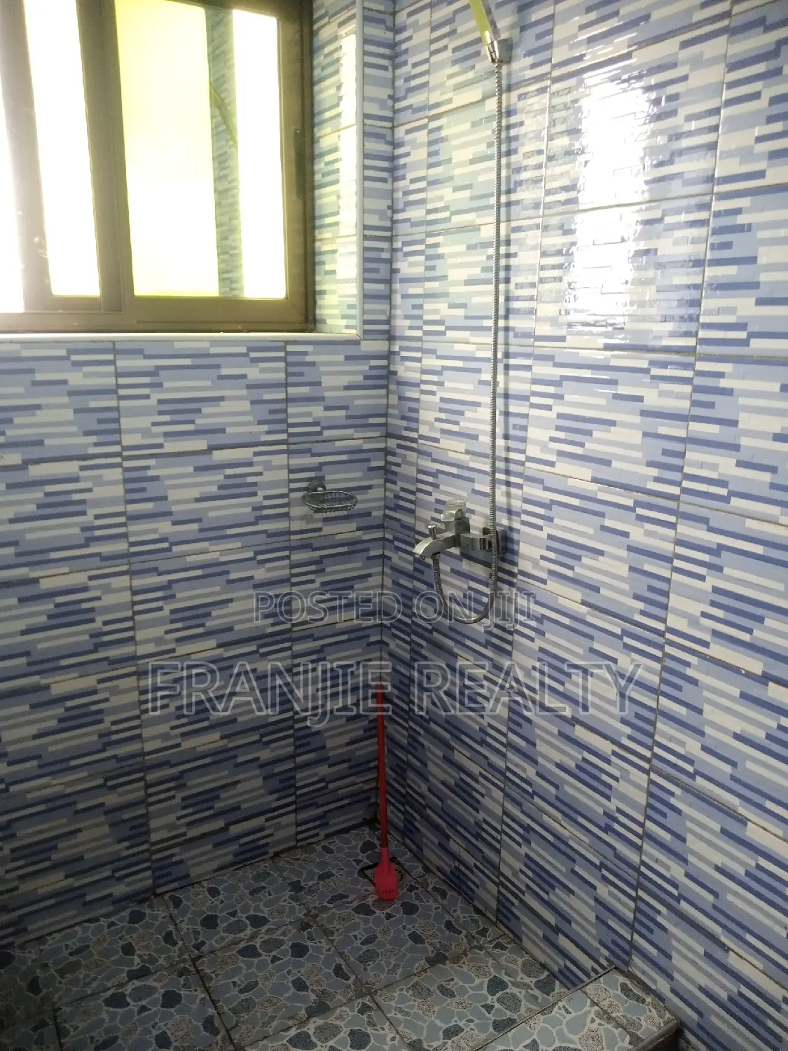 2bdrm Apartment in West Hills Mall Area for rent