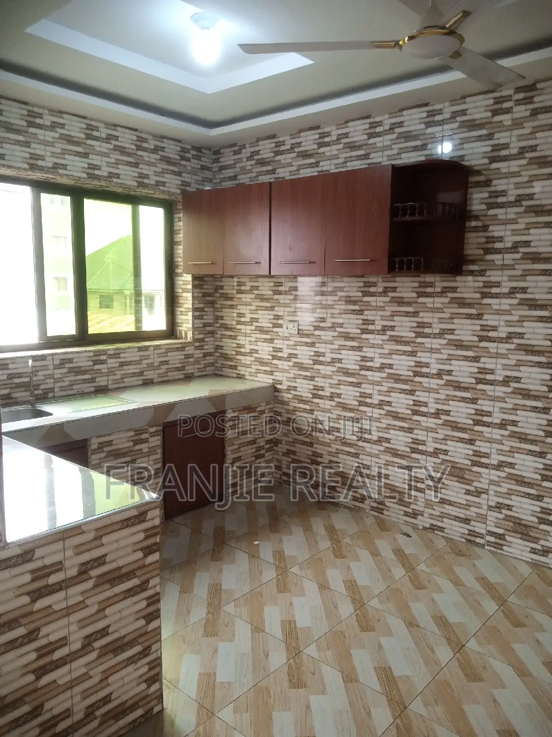 2bdrm Apartment in West Hills Mall Area for rent