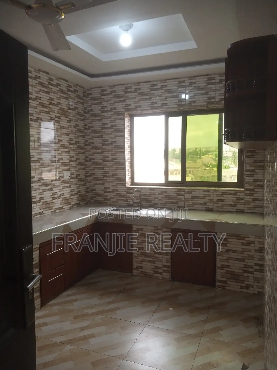 2bdrm Apartment in West Hills Mall Area for rent