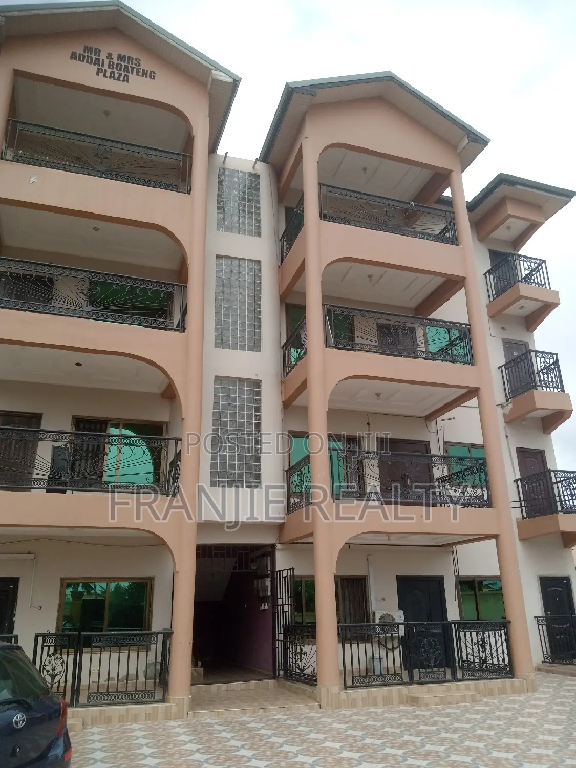 2bdrm Apartment in West Hills Mall Area for rent