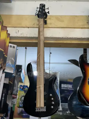 Ibanez 5 Strings