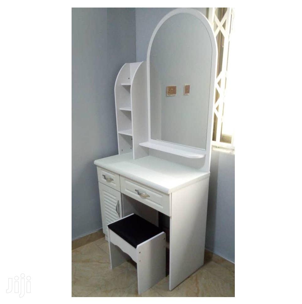 Dressing Mirrior