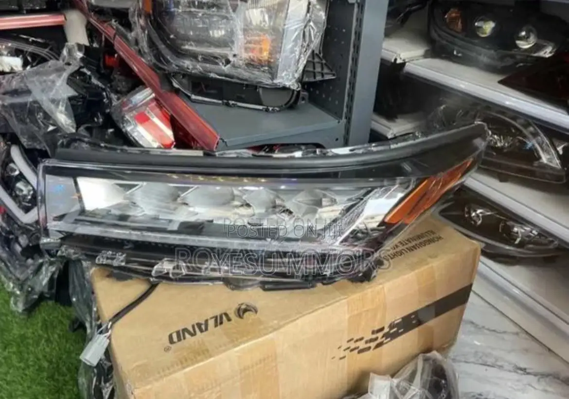 Toyota Highlander 17 Speck Headlight