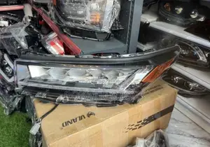 Toyota Highlander 17 Speck Headlight