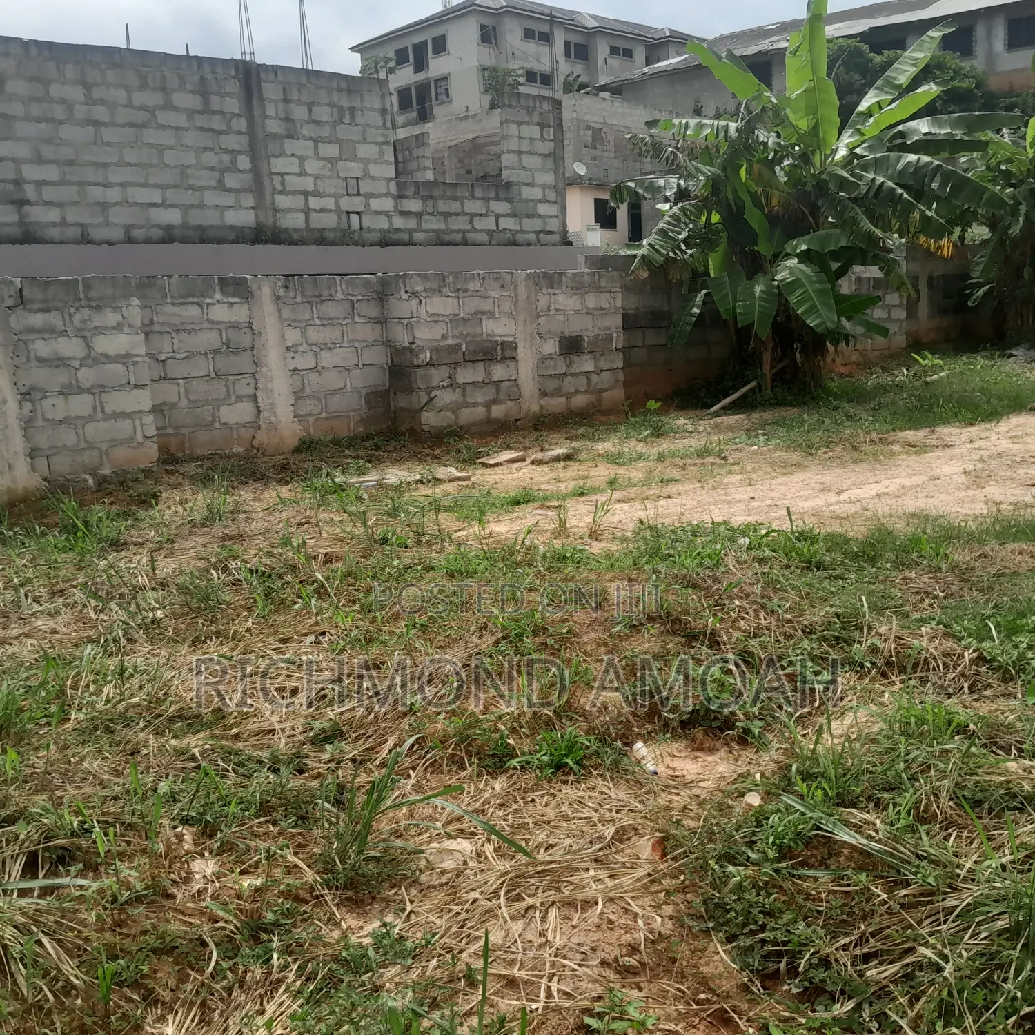 Plot With Uncompleted Building for Sale at West Fijia