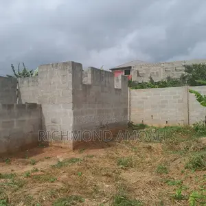Plot With Uncompleted Building for Sale at West Fijia