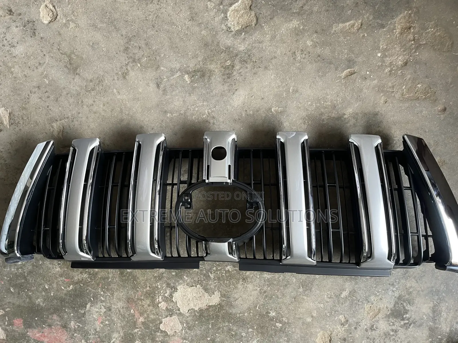 Land Cruiser Prado 2018 Front Grille