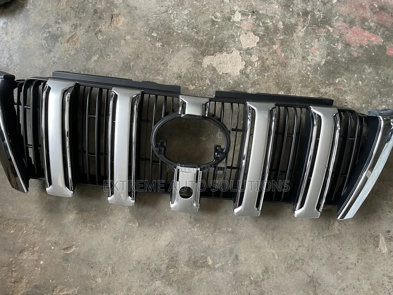 Land Cruiser Prado 2018 Front Grille