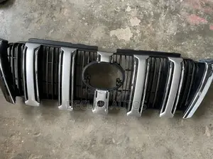 Land Cruiser Prado 2018 Front Grille