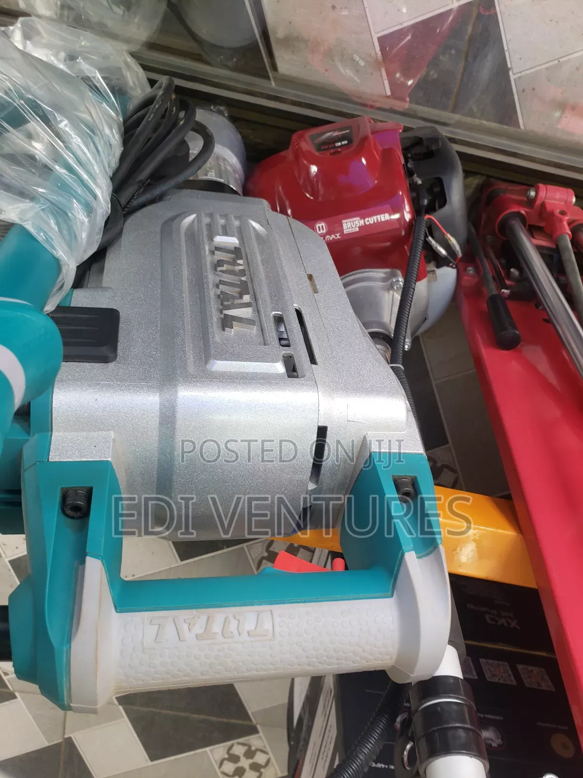 Total 1700w Demolition Breaker