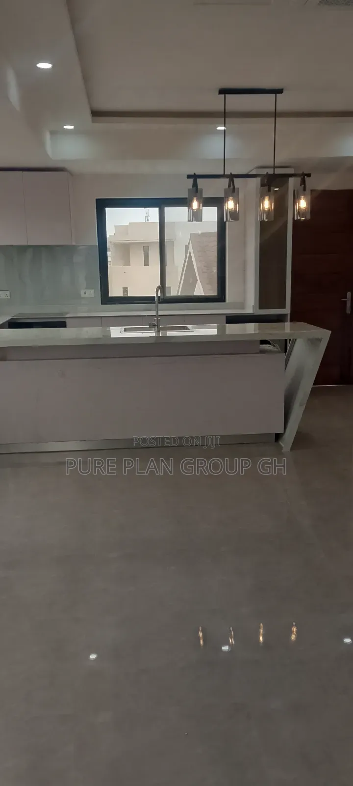 2bdrm House in A&C Mall for rent