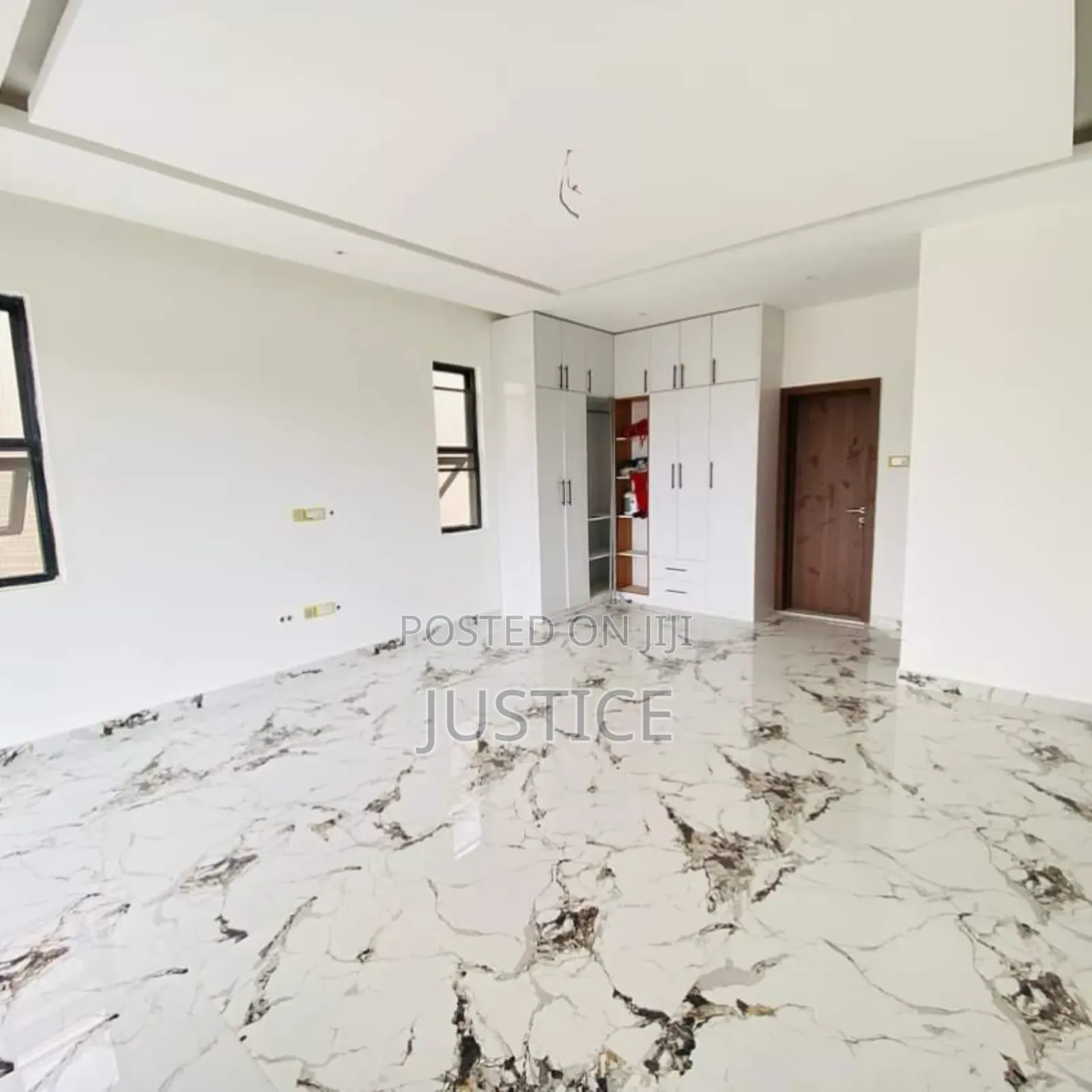 3bdrm Duplex in Ashaley Botwe, School Junction for sale