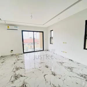 3bdrm Duplex in Ashaley Botwe, School Junction for sale