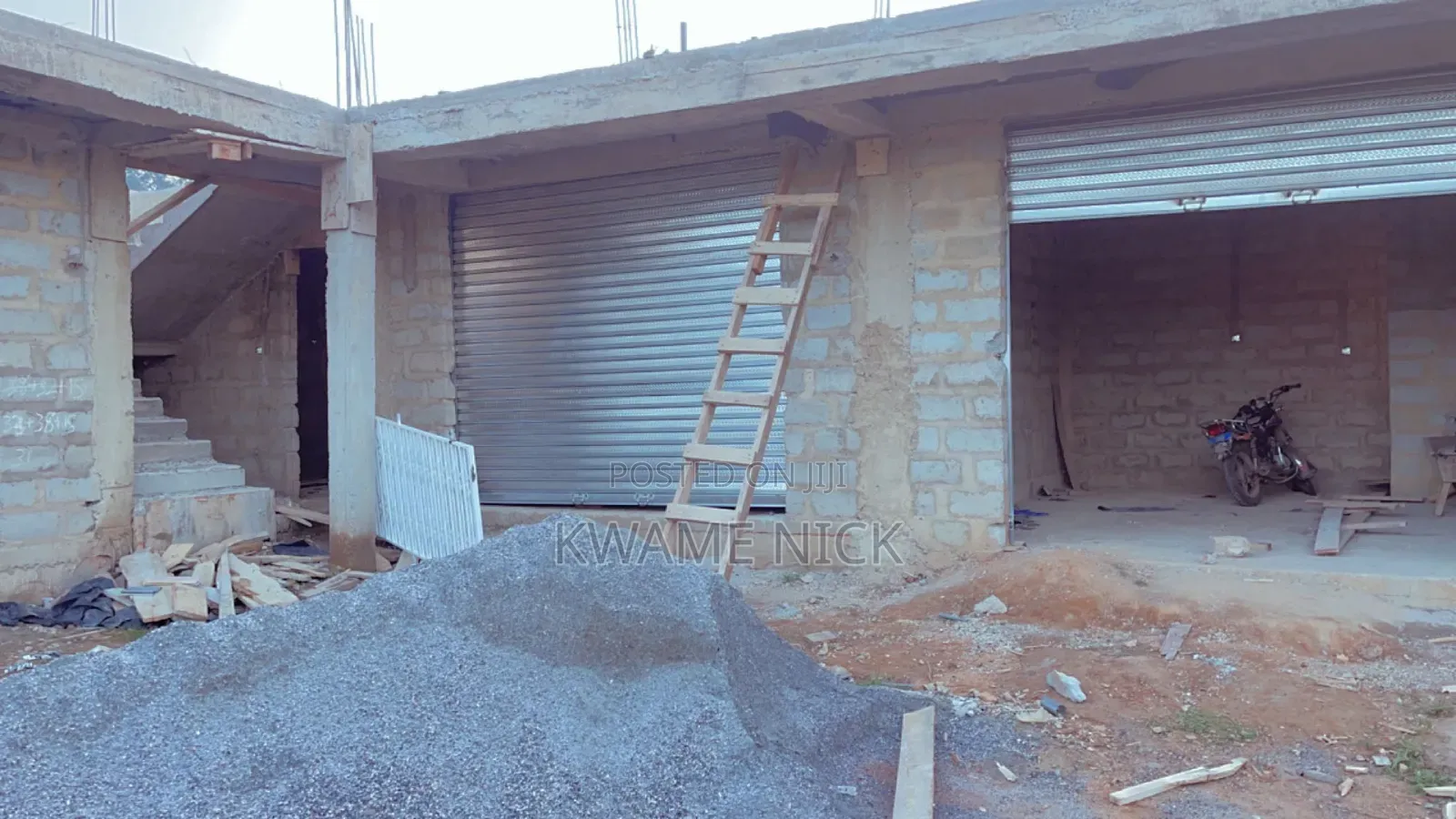 Stores 4 Rent at Adjen Kotoku Onions Market Just by the Road