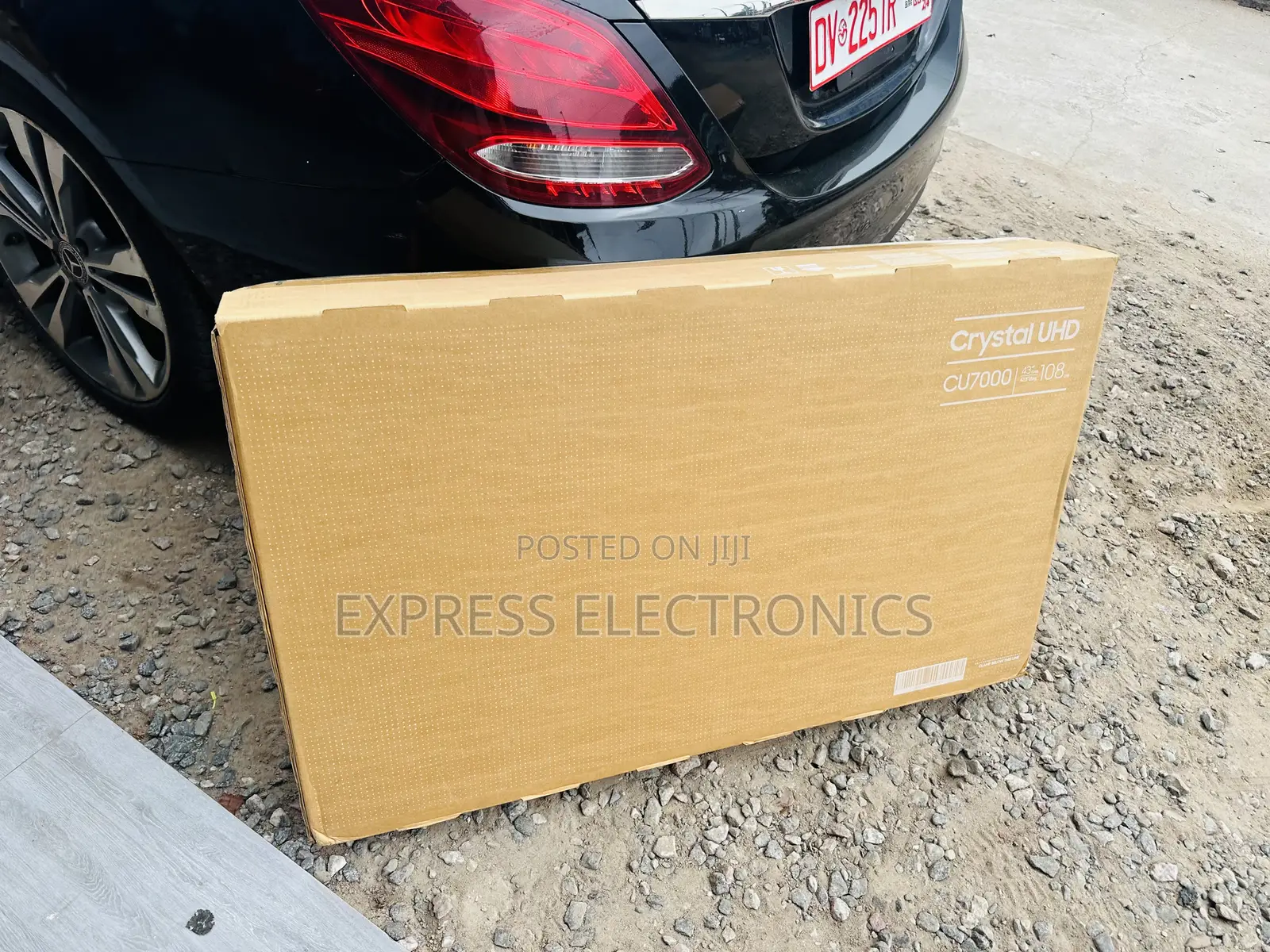 Get a New Slim UHD Smart Samsung 43cu7000