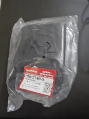 Honda 77380-Tla-A01za Lid Assy., Center Driver