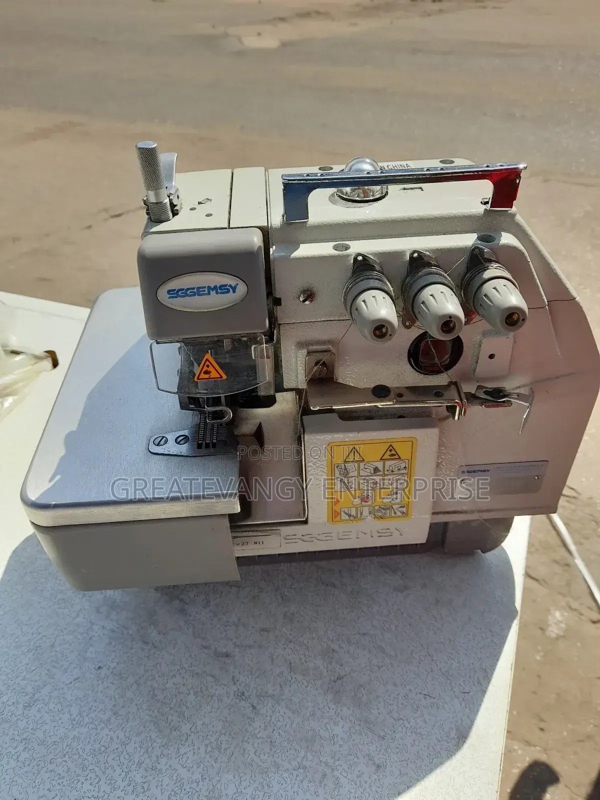 Brandnew 3 Thread Industrial Knitting Machine