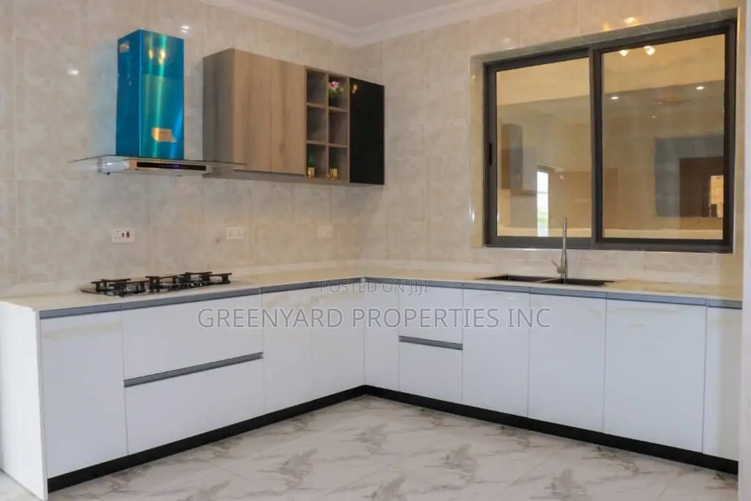 4bdrm House in Shandonia Garden, Tema Metropolitan for sale