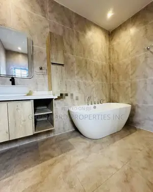 4bdrm House in Lakeside for sale