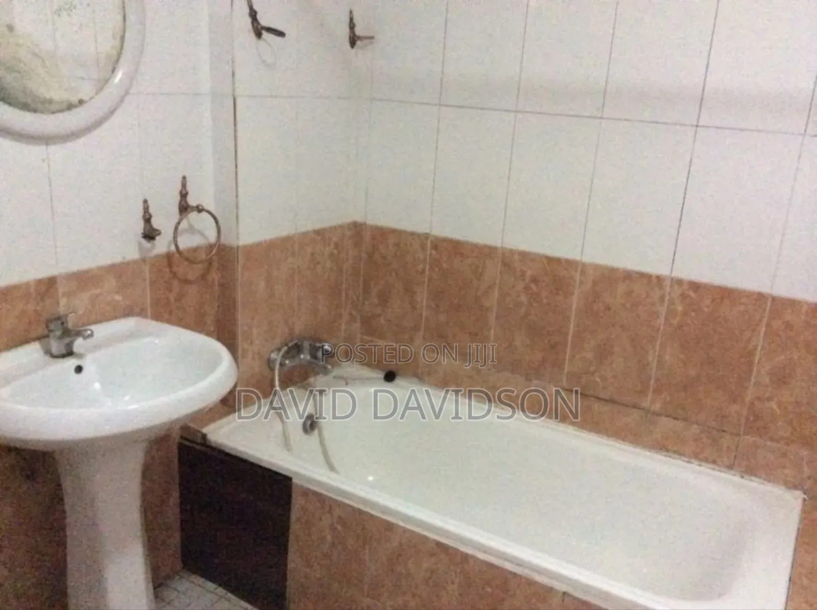 5bdrm House in 5 Bedroom House, Tema Metropolitan for rent