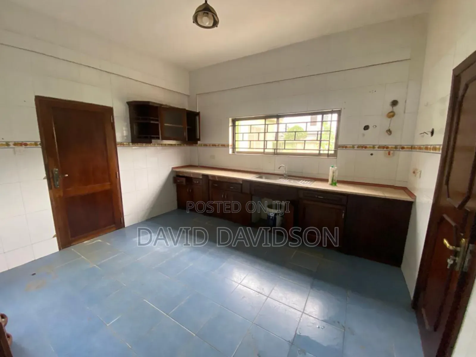 5bdrm House in 5 Bedroom House, Tema Metropolitan for rent
