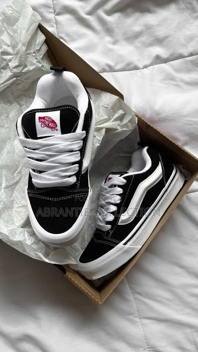 Vans Knu- Skool Black/White