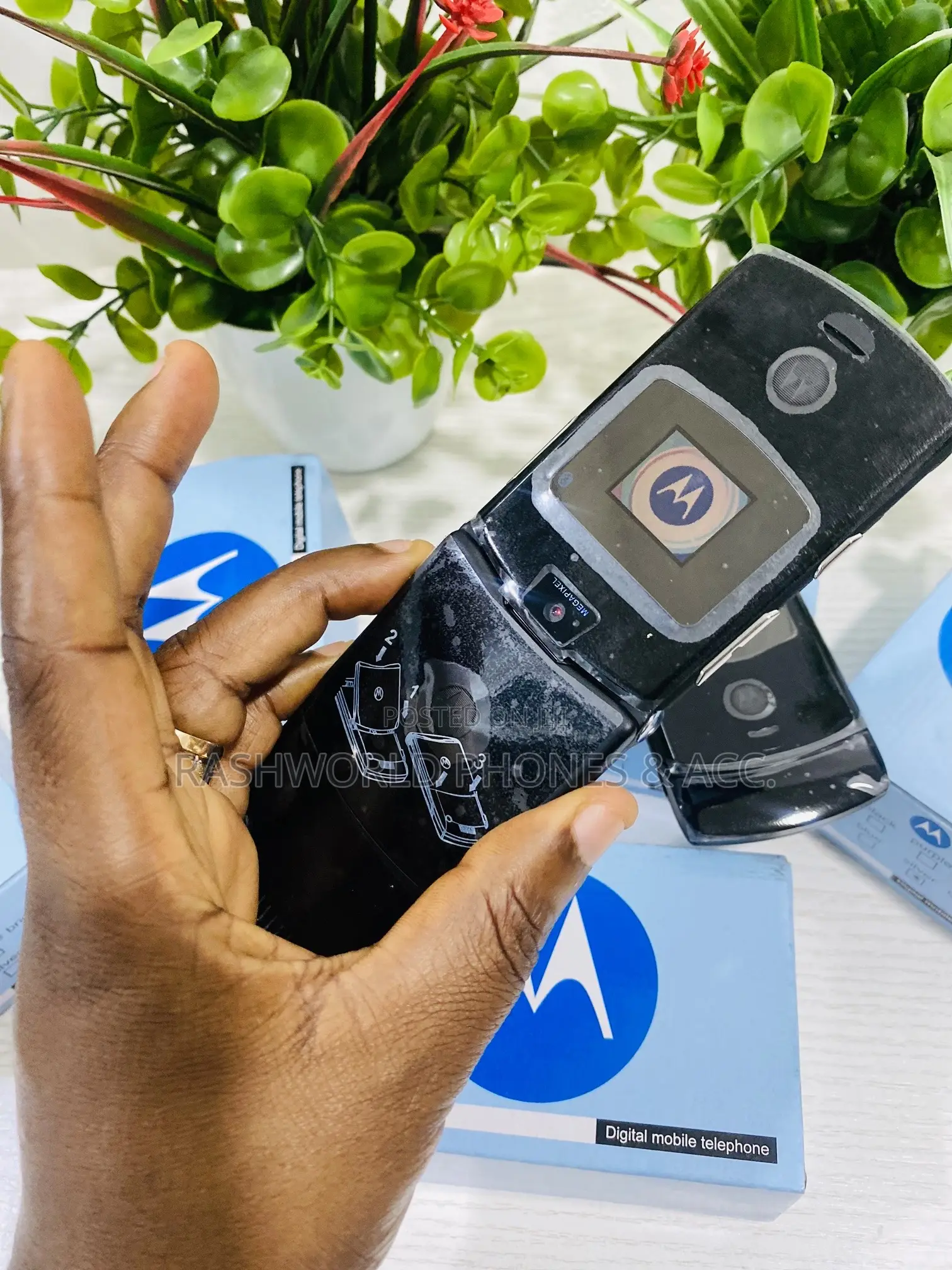 New Motorola RAZR V3 Black