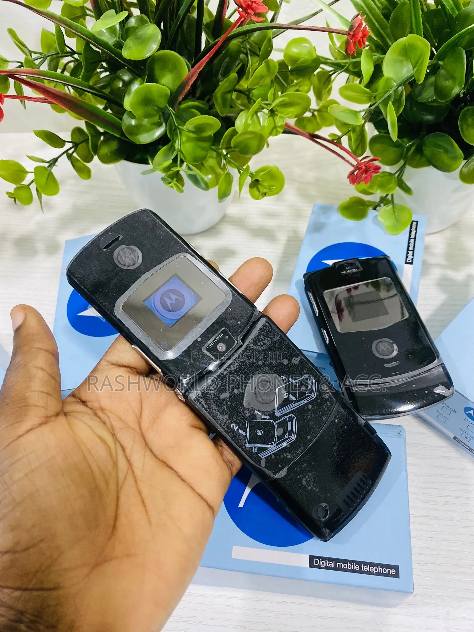 New Motorola RAZR V3 Black