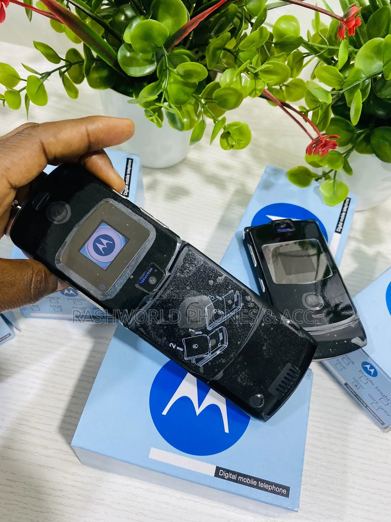 New Motorola RAZR V3 Black