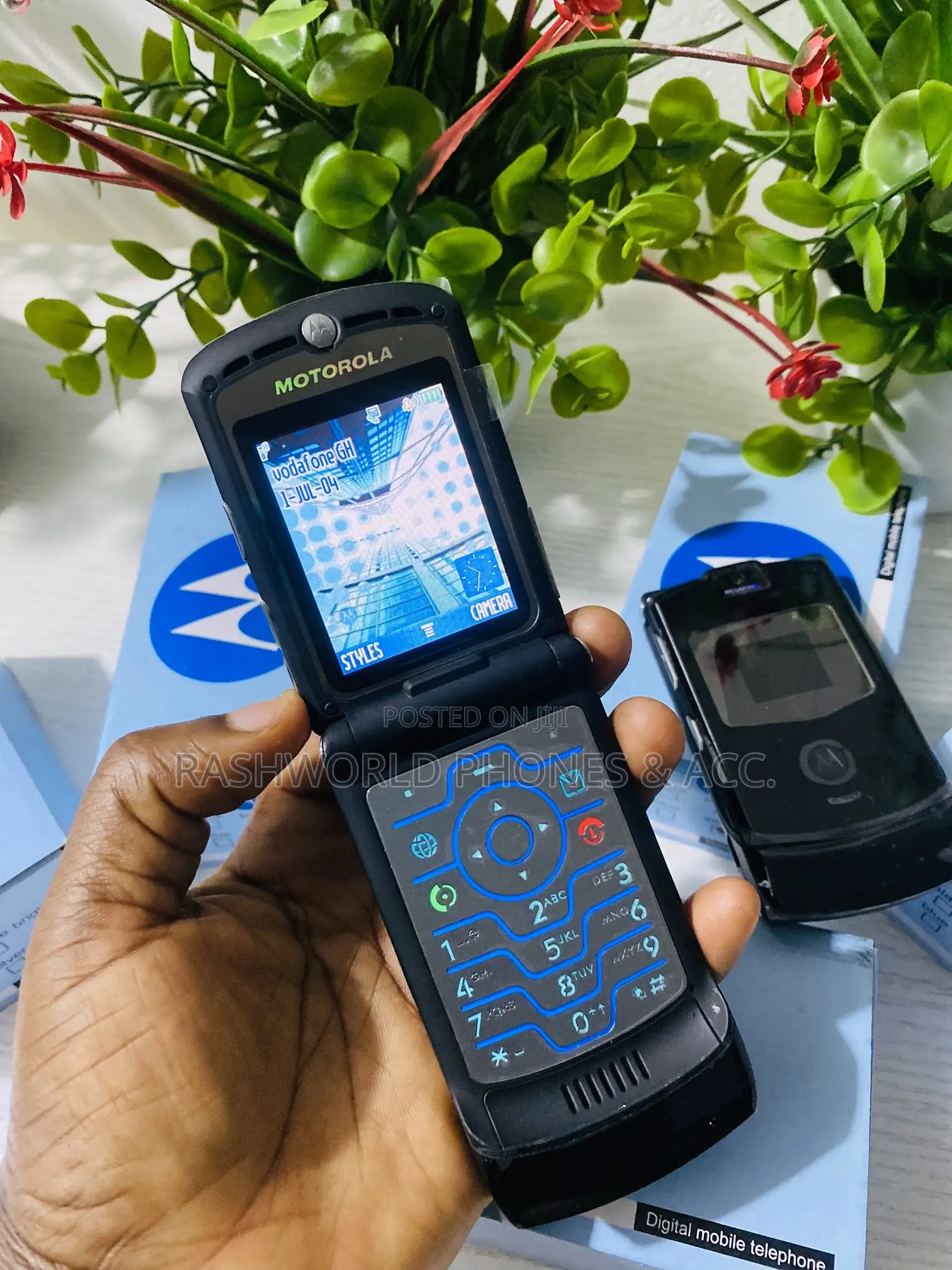 New Motorola RAZR V3 Black