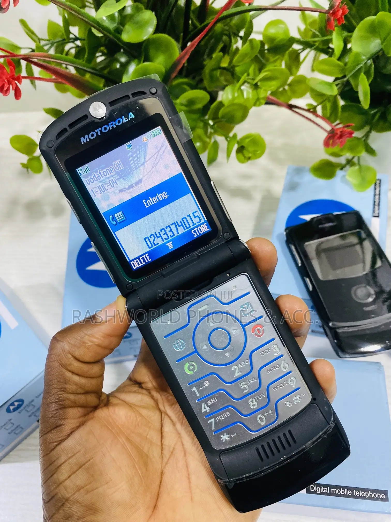 New Motorola RAZR V3 Black