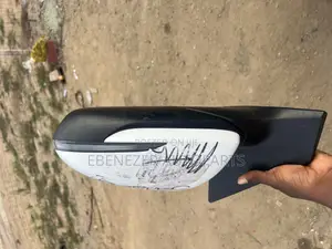 Elantra Side/Driving Mirror With Light and Sensor 2017 2018