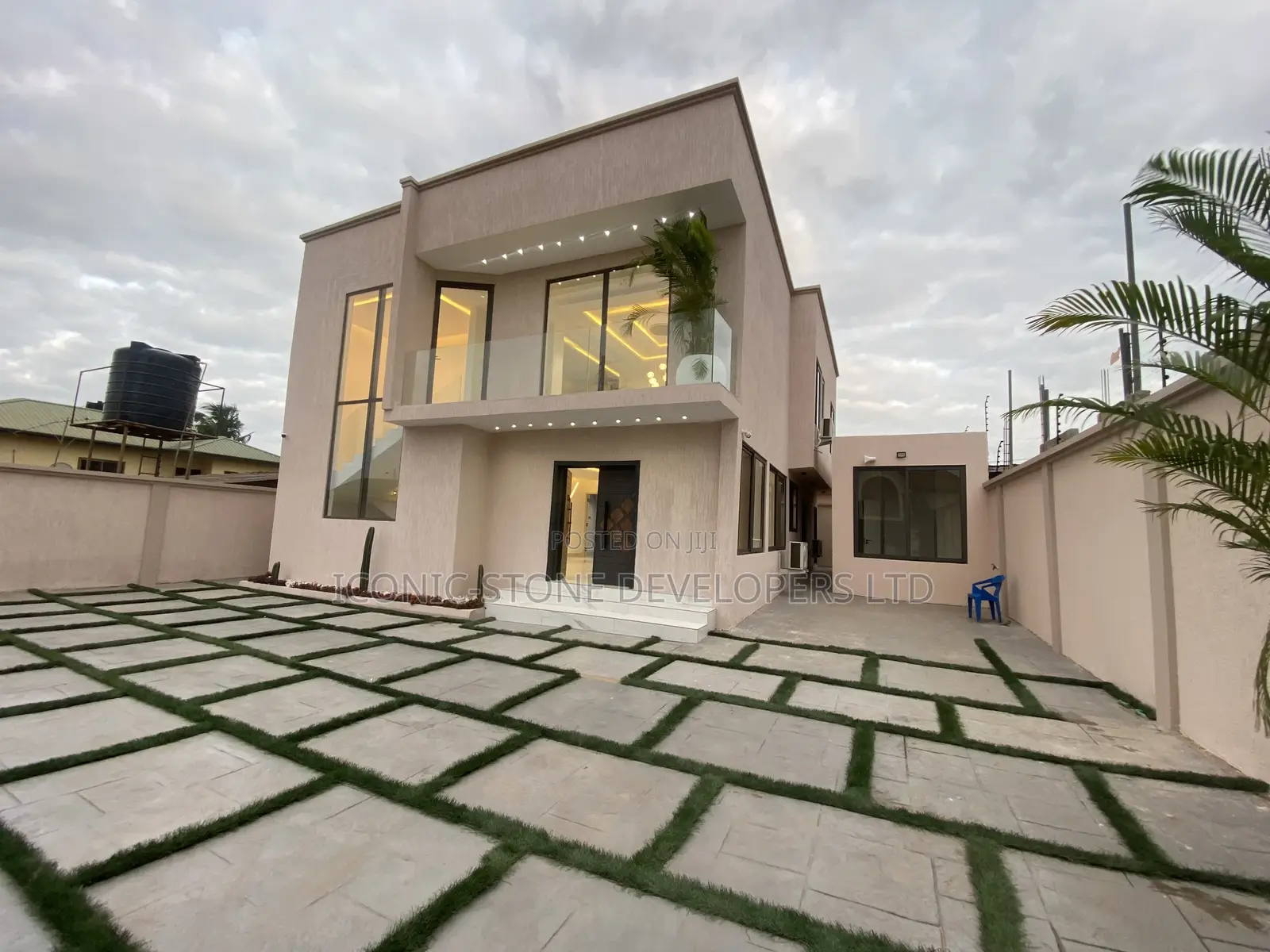 4bdrm House in A.R.S, East Legon for sale