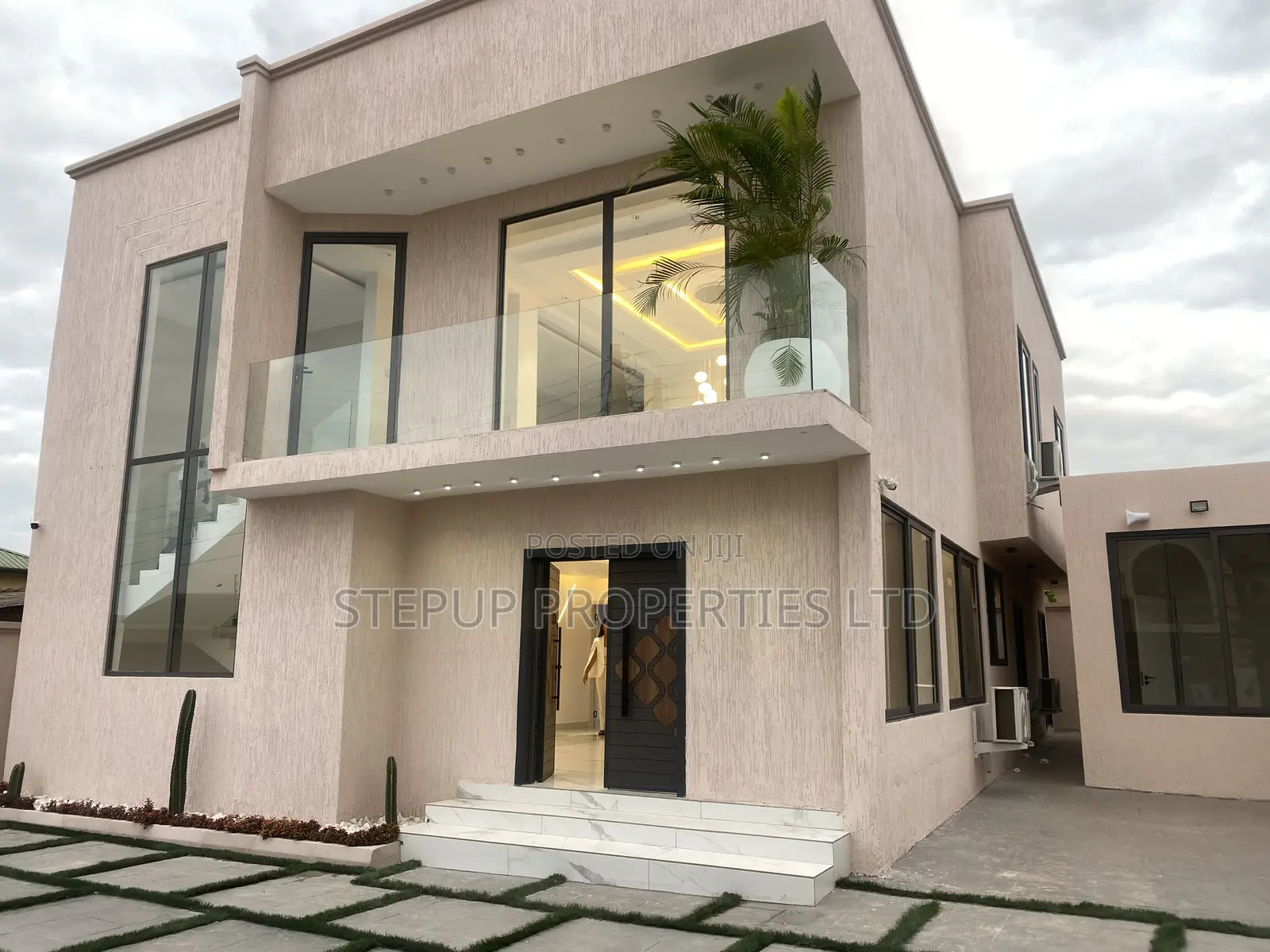 4bdrm House in A.R.S, East Legon for sale