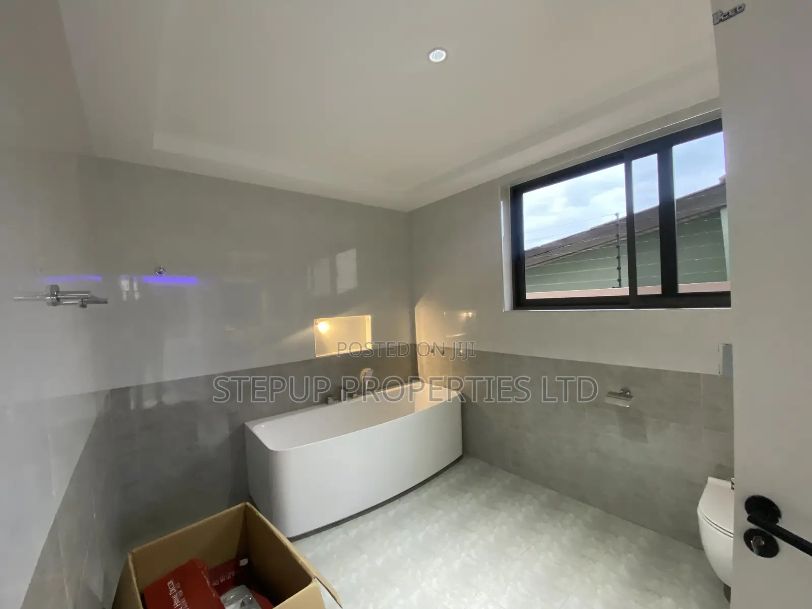 4bdrm House in A.R.S, East Legon for sale