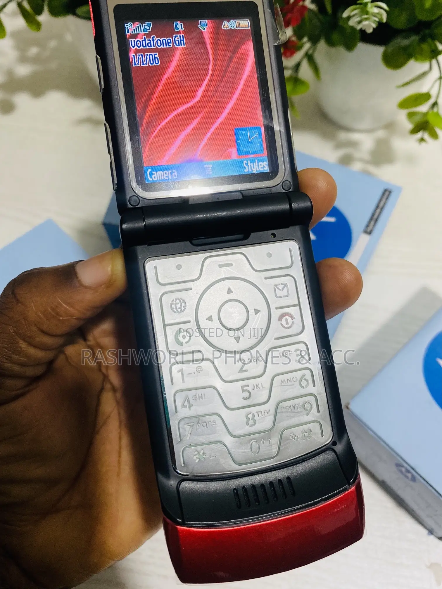 New Motorola RAZR V3 Red