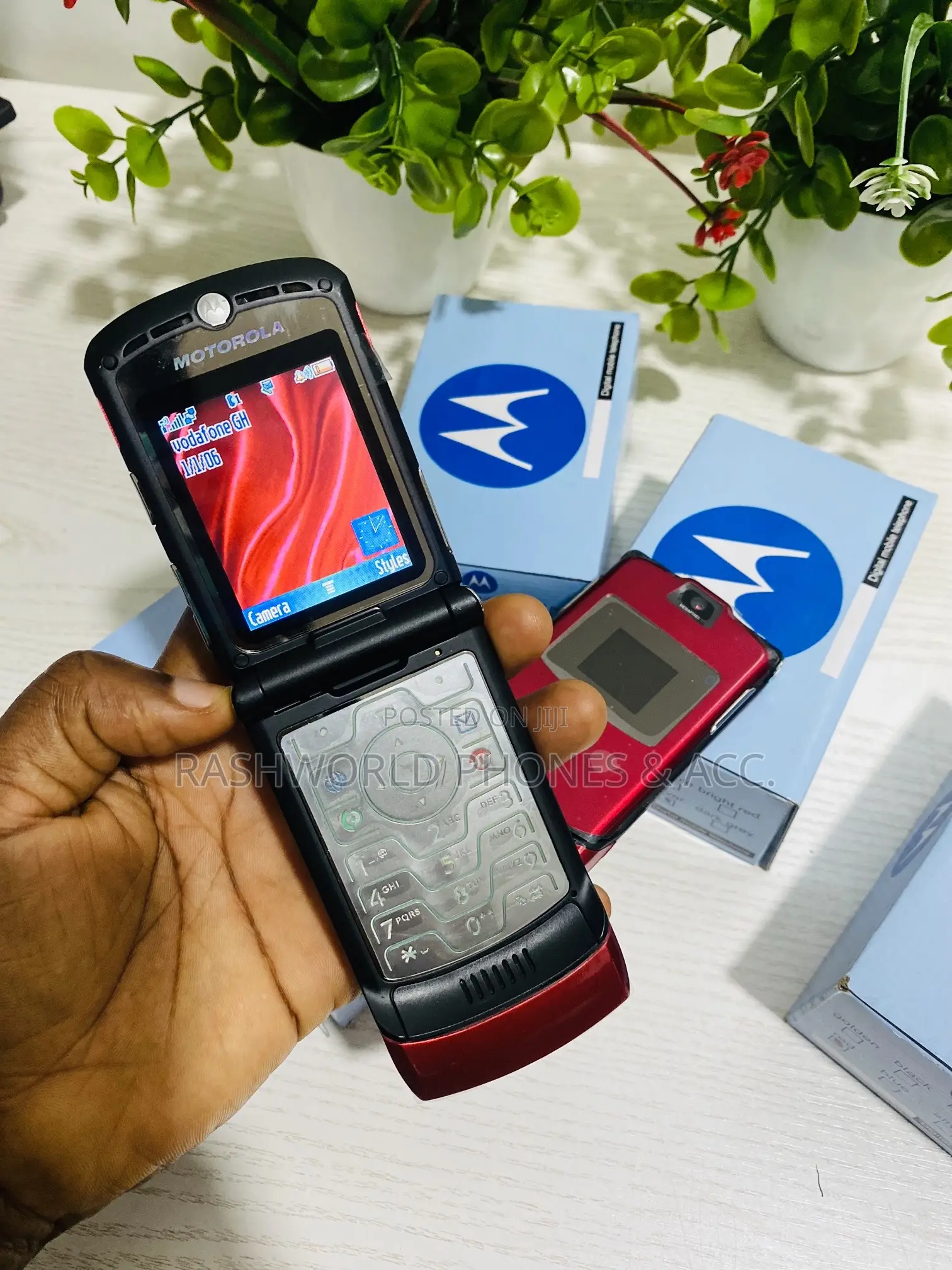 New Motorola RAZR V3 Red