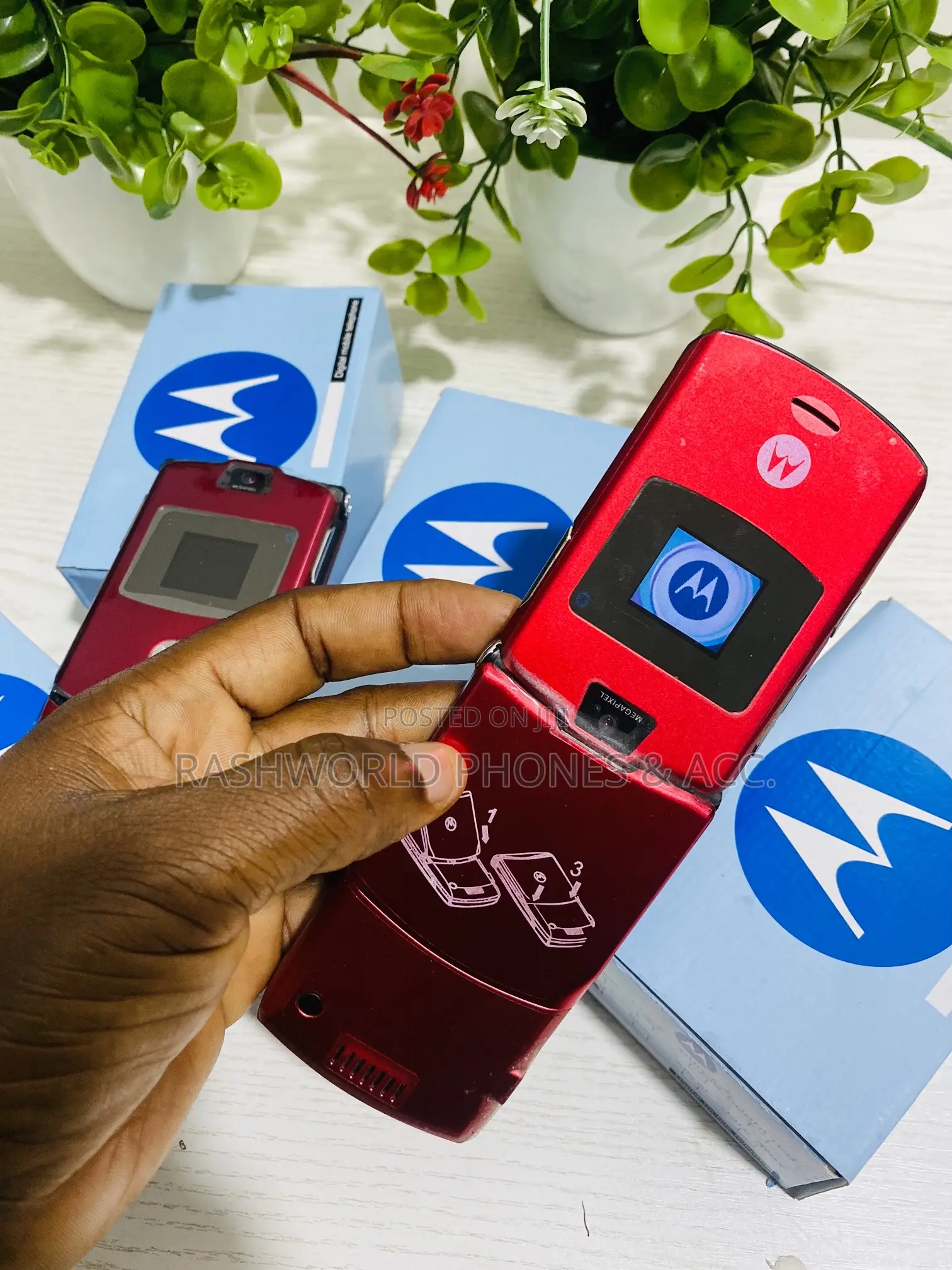 New Motorola RAZR V3 Red