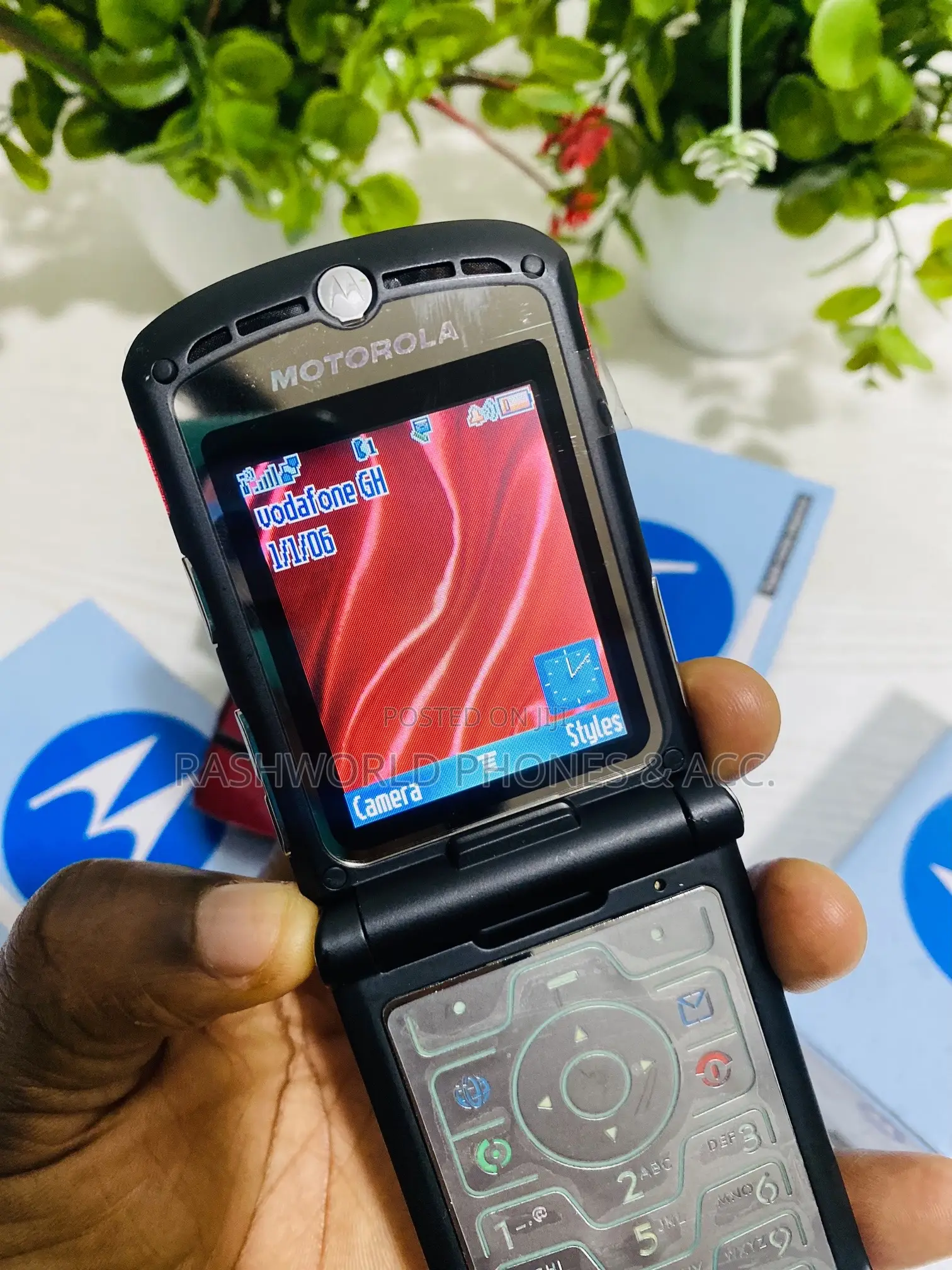 New Motorola RAZR V3 Red