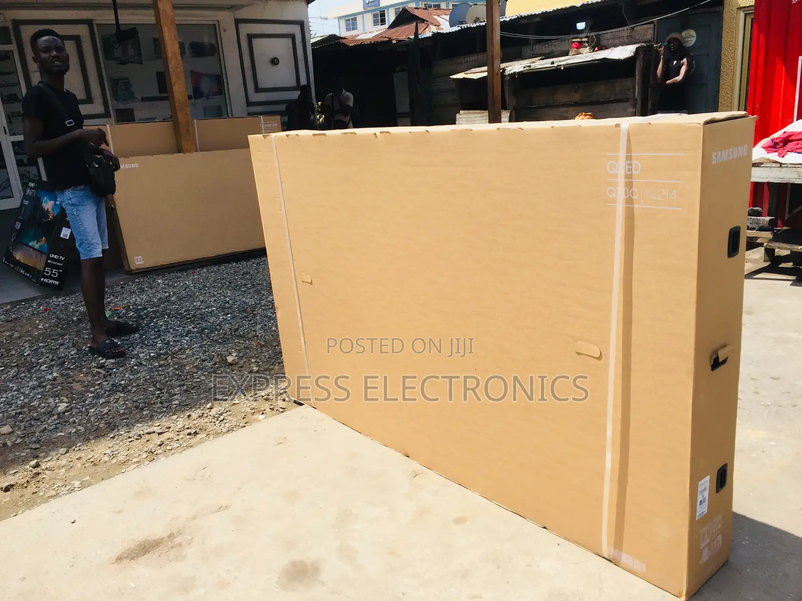 Dynamic Design Slim Qled 85”Q70c