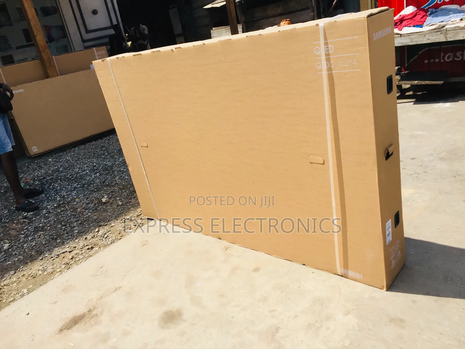 Dynamic Design Slim Qled 85”Q70c