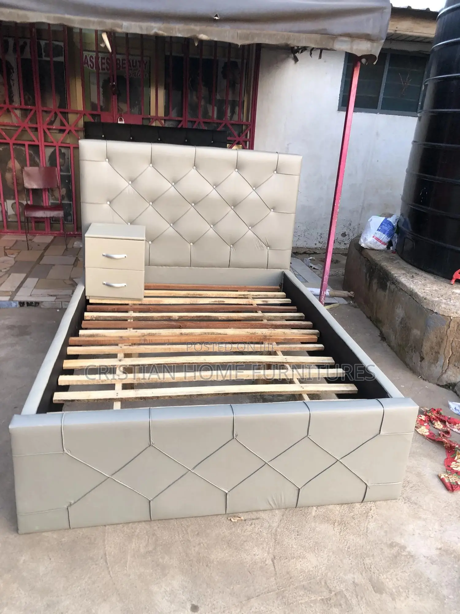 Double Bed With Drawer