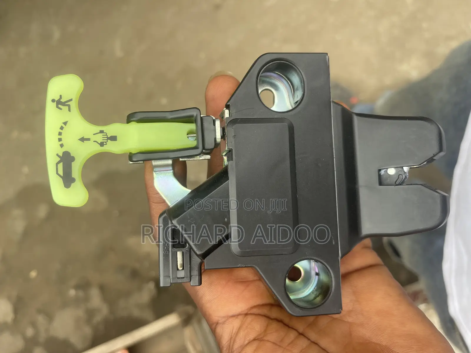 Toyota Corolla 2014/2016 Boot Locker Available