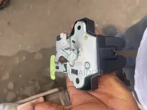 Toyota Corolla 2014/2016 Boot Locker Available