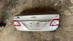 Toyota Corolla 2011 Trunk