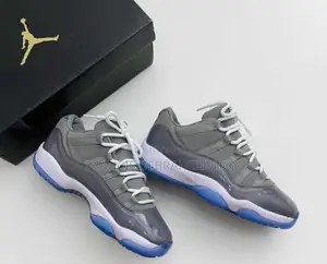 Jordan 11 Mid