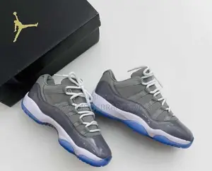 Jordan 11 Mid