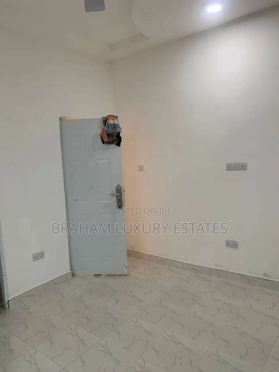 2bdrm Apartment in Royal Palm Street, Tseaddo for rent